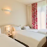 Campanile Val De France 马尼库尔勒翁格尔