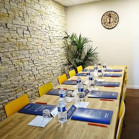 Campanile Val De France Hotel 3*