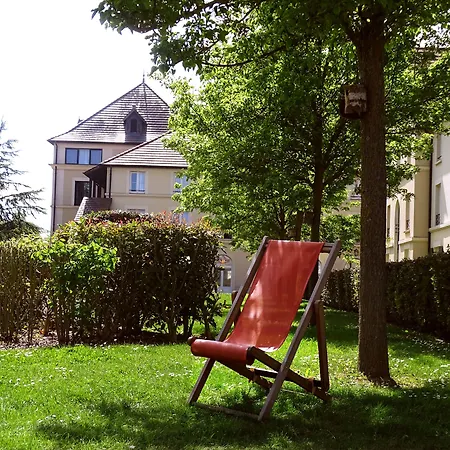 Hotel Campanile Val De France