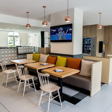 Campanile Val De France Hotel 3*