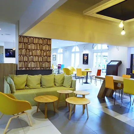 Campanile Val De France Hotel