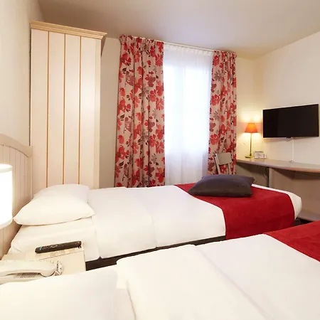 Campanile Val De France Hotel 3*