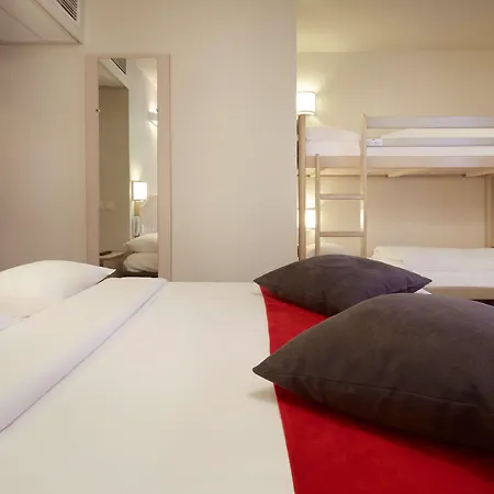 Campanile Val De France