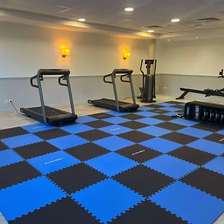 Campanile Val De France Hotel 3*