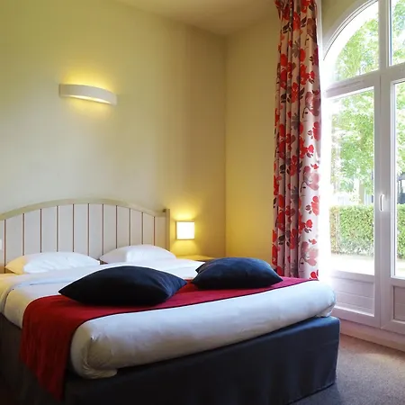 Campanile Val De France Hotel