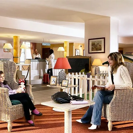 Campanile Val De France Hotel 3*