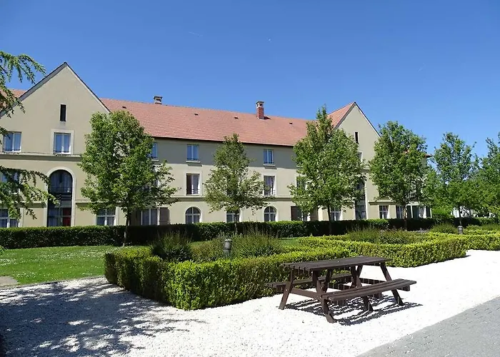 Campanile Val De France Hotel