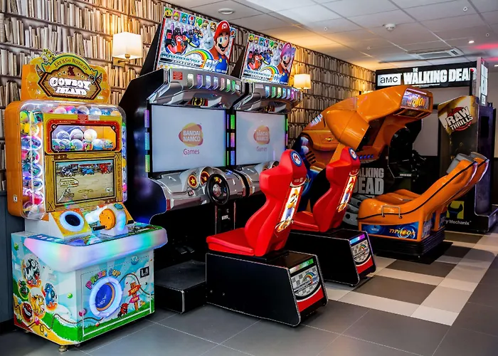 Hotel Campanile Val De France 3*