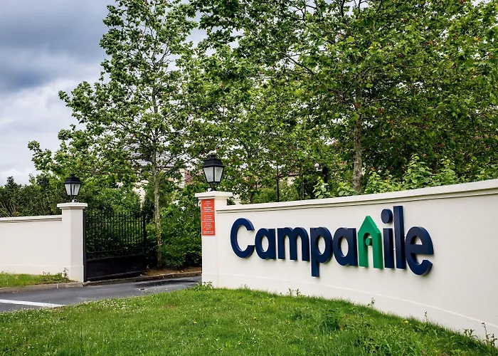 Campanile Val De France 3*