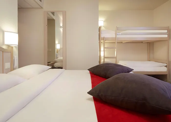 Campanile Val De France