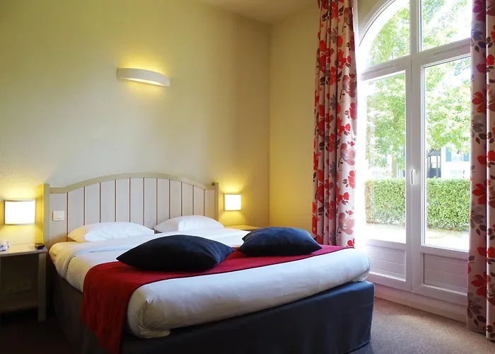 Campanile Val De France Hotel