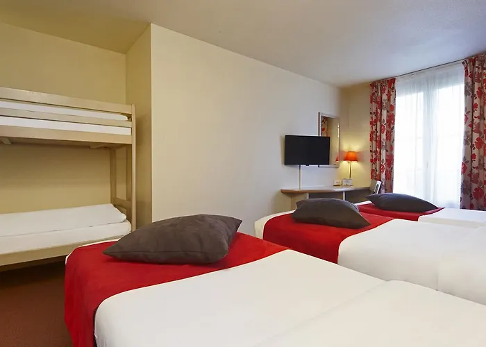 Campanile Val De France Hotel 3*