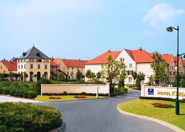 Campanile Val De France Hotel