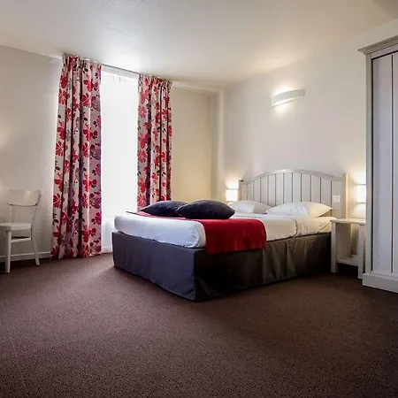 Hotel Campanile Val De France 3*