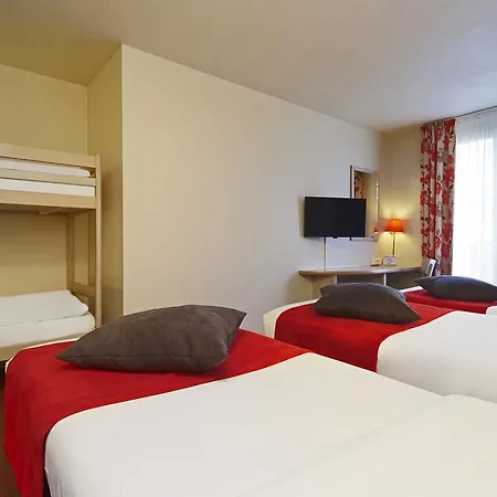 Campanile Val De France Hotel 3*