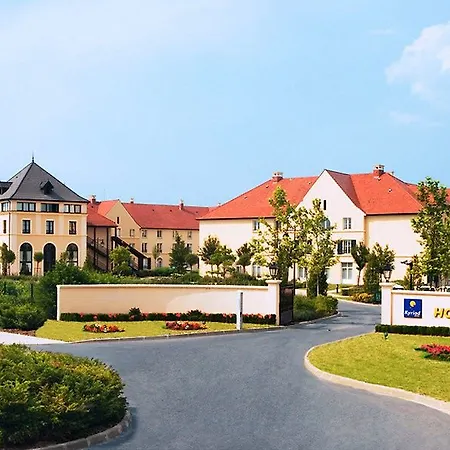 Campanile Val De France Hotel