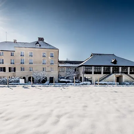 Hotel Campanile Val De France