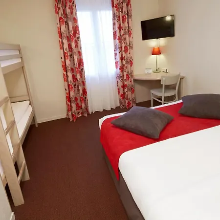 Hotel Campanile Val De France